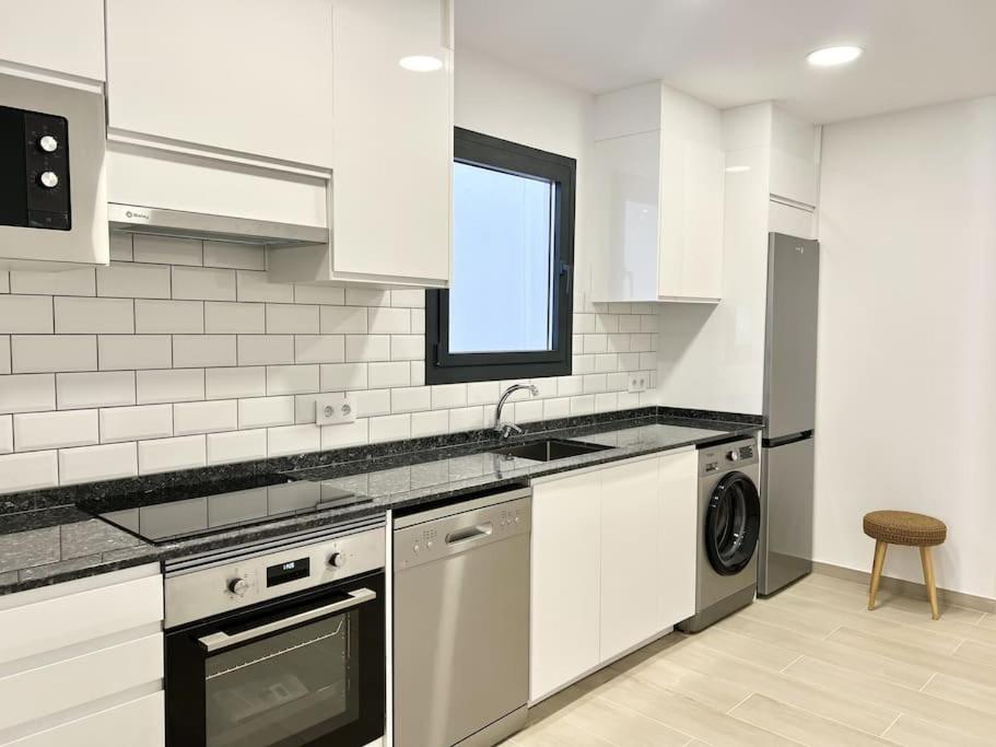 Moderno Apartamento Con Terraza En La Azotea Roses Eksteriør billede